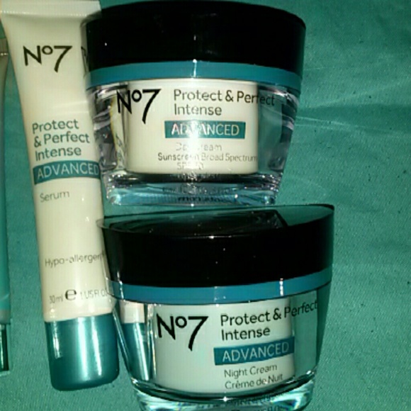 NWOT No7 products - Picture 2 of 3